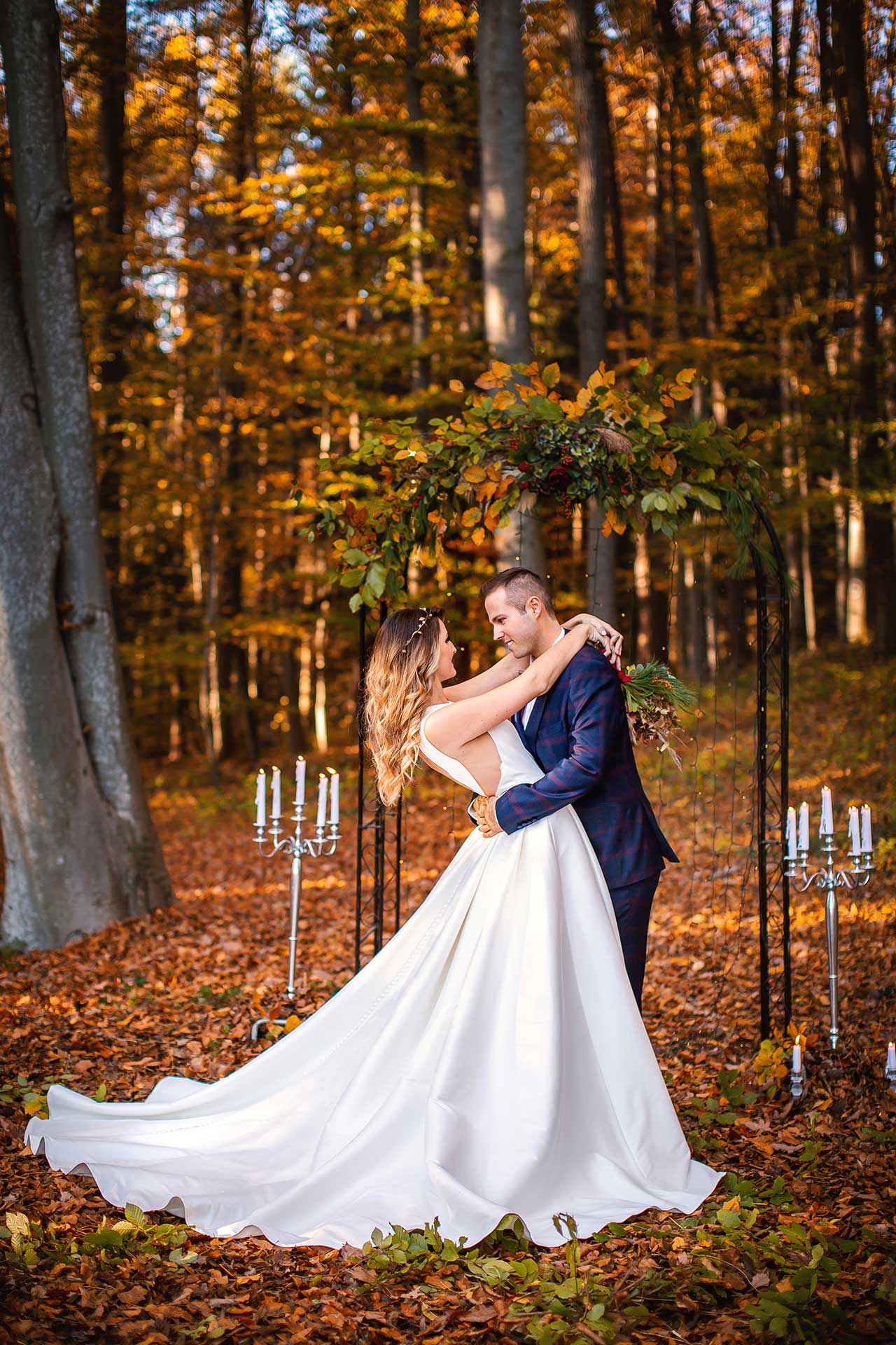 brautpaarfotos__mittagssonne_waldhochzeit_hotel_liebmann_lassnitzhoehe01